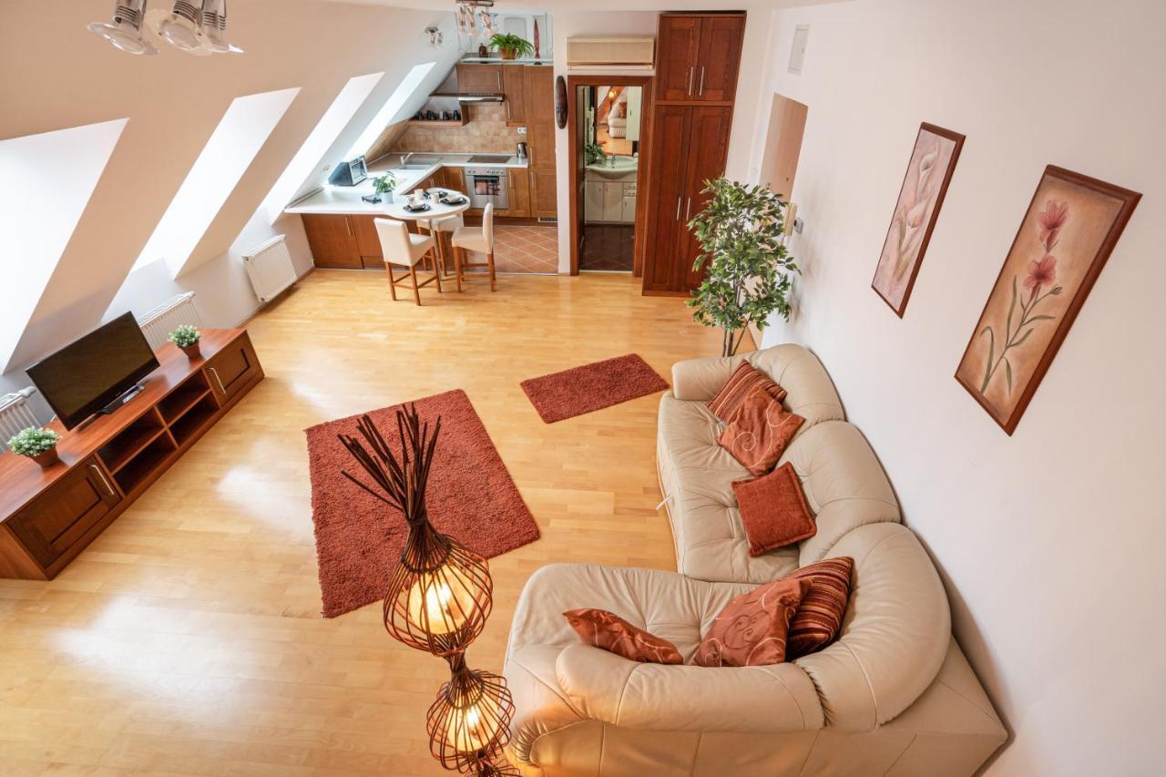 Beautiful Apartment With Ac Budapest Kültér fotó