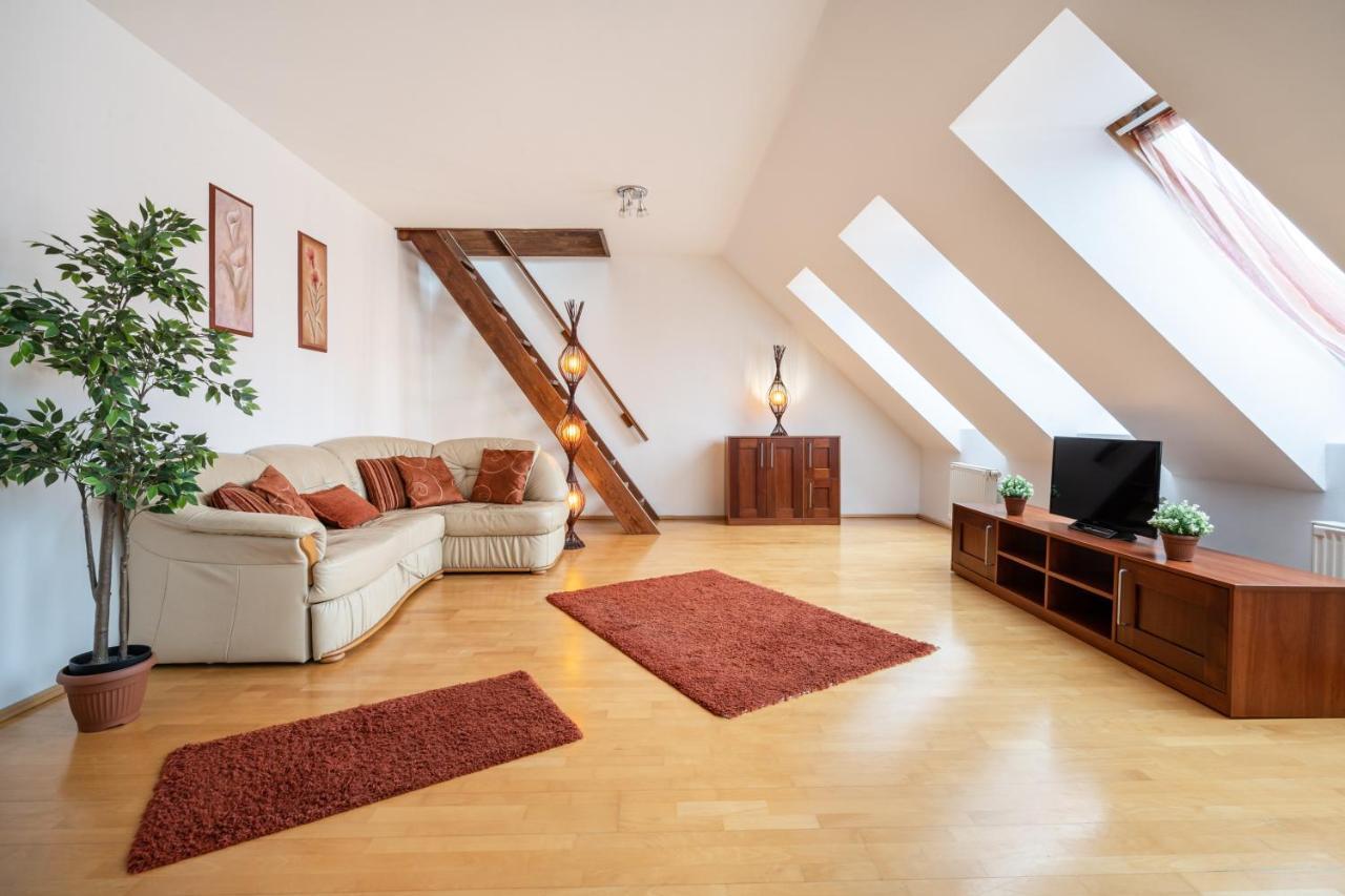 Beautiful Apartment With Ac Budapest Kültér fotó
