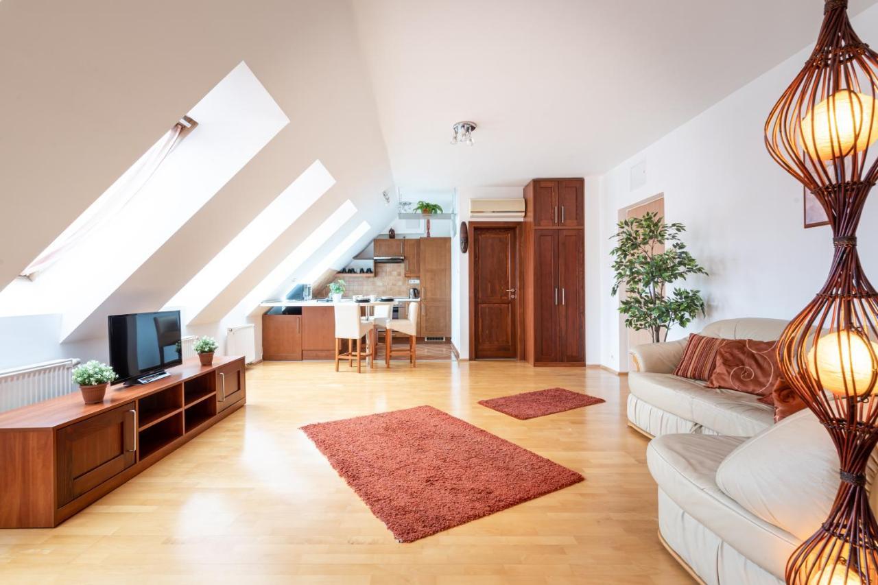 Beautiful Apartment With Ac Budapest Kültér fotó