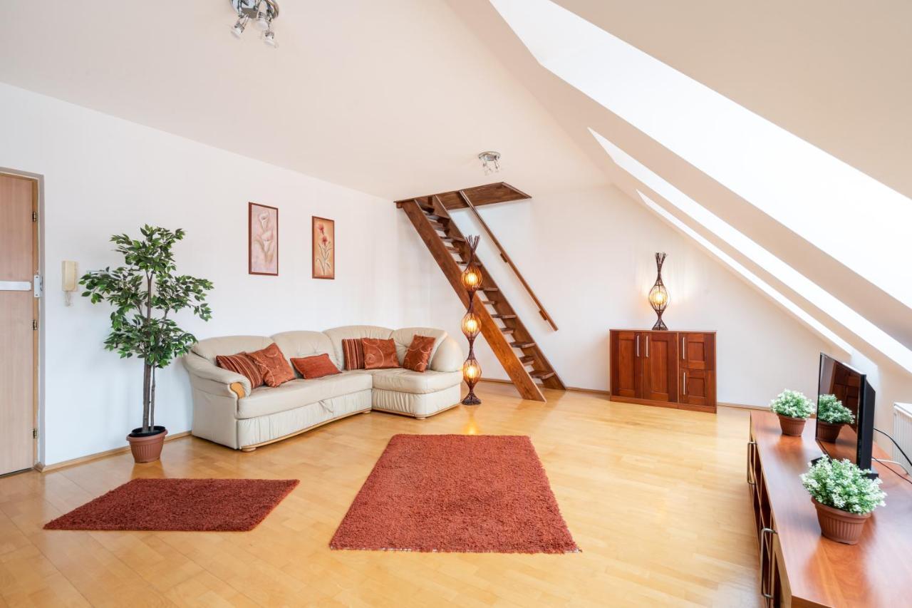 Beautiful Apartment With Ac Budapest Kültér fotó